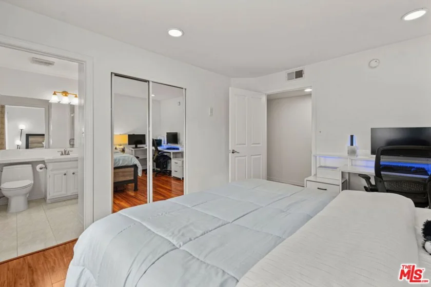 11907 Darlington Avenue #101 photo 16