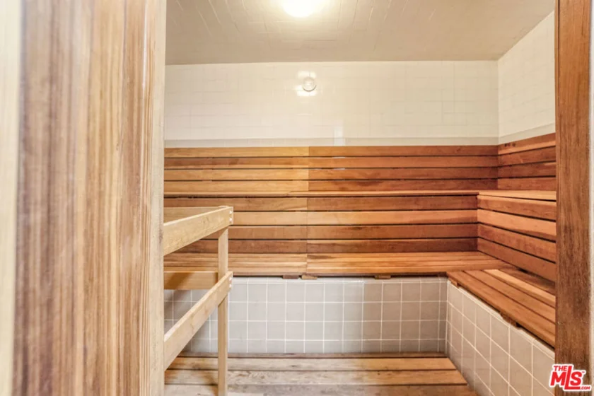 10551 Wilshire Boulevard #902 photo 35