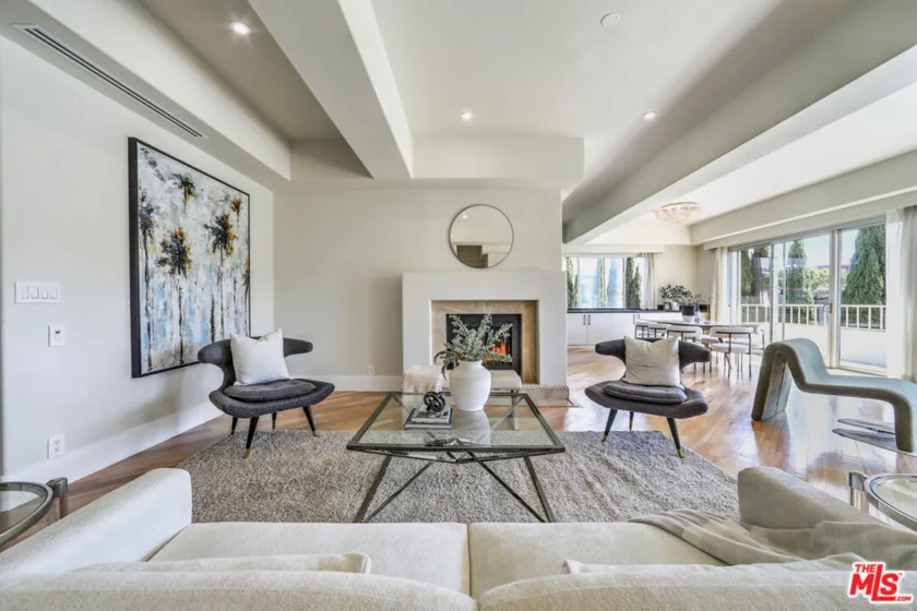 339 N Palm Drive #201 photo 2