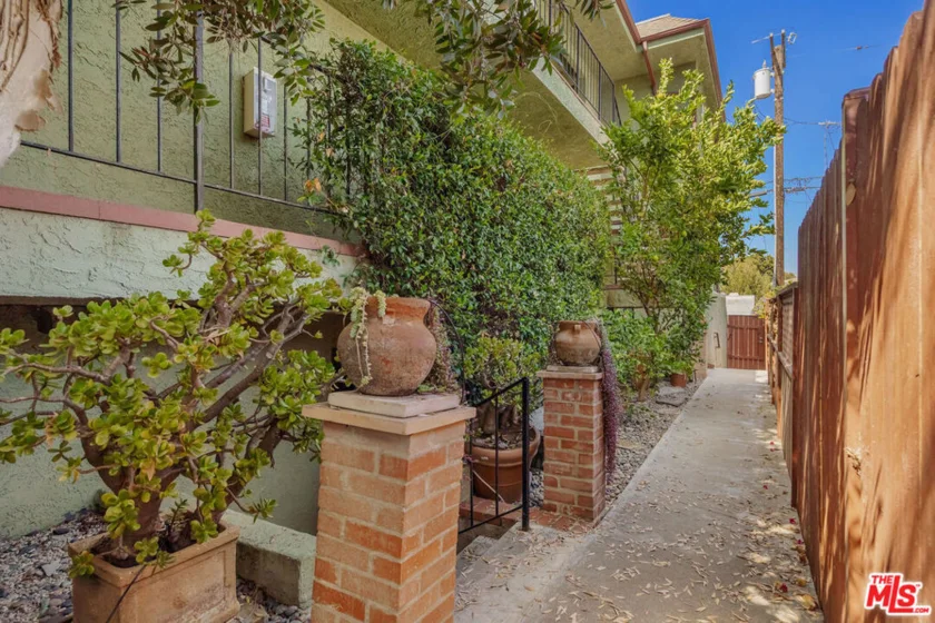 3115 6th Street #4 photo 3
