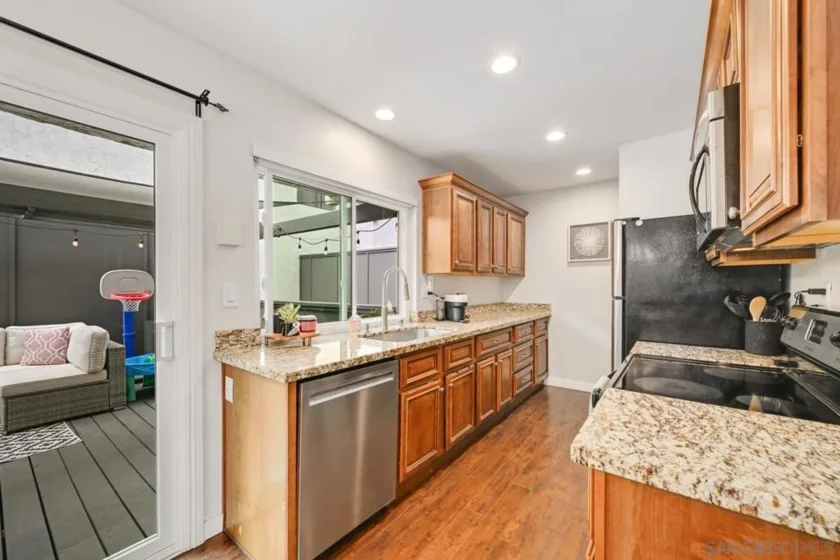 1242 River Glen Row #40 photo 28