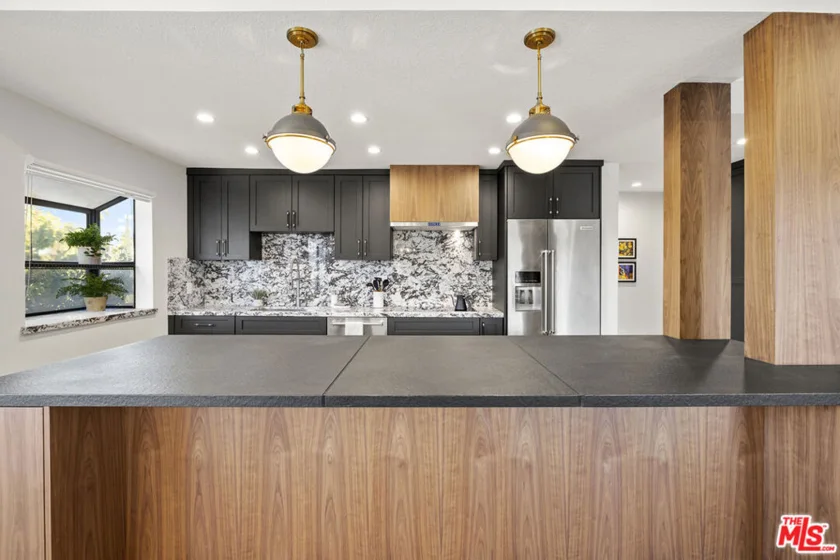 14115 Moorpark Street #311 photo 6