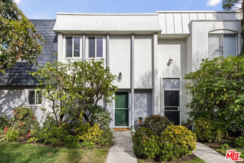 10841 Blix Street #2 photo 1