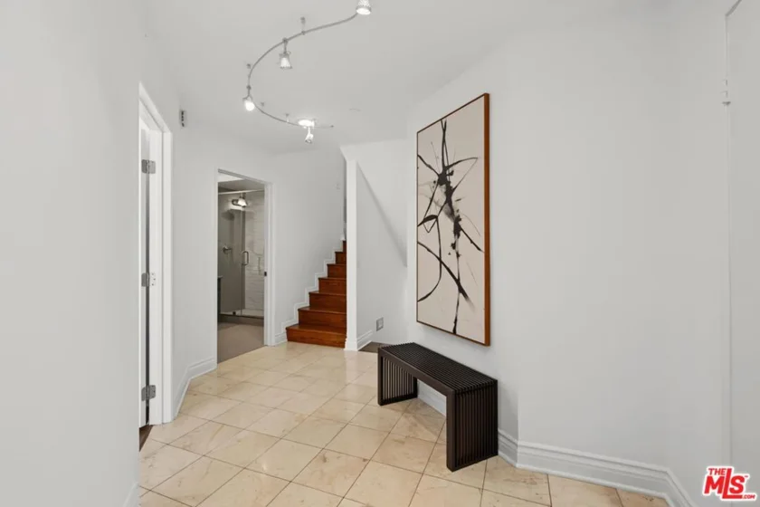 1222 N Kings Road #8 photo 6