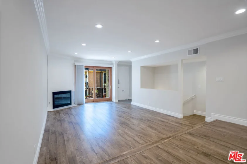 4368 W 8th Street #17 photo 14