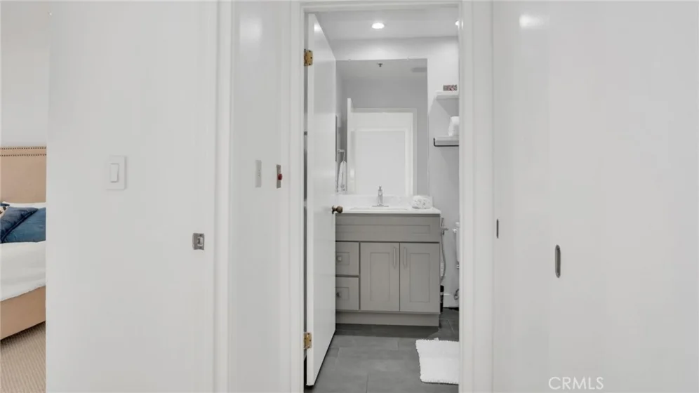 222 S Central #432 photo 5