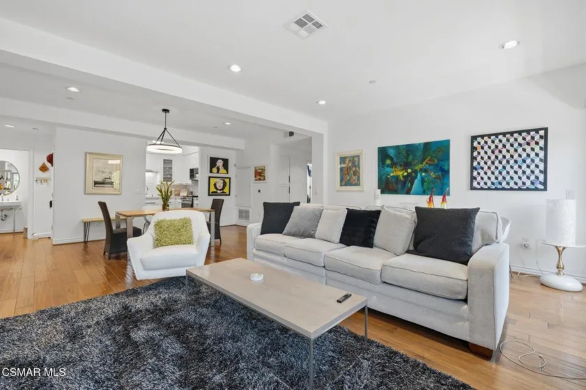 1410 N Curson Avenue #202 photo 8