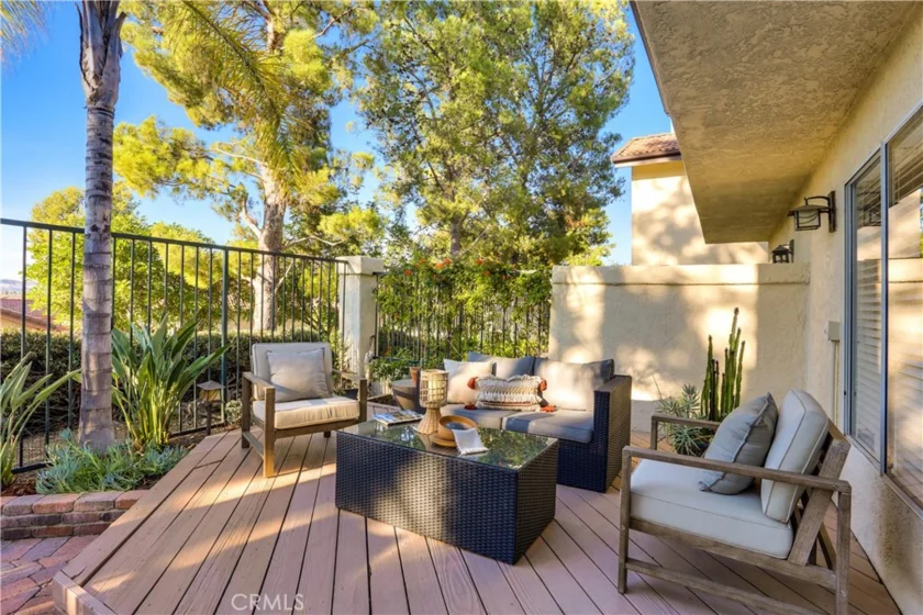 27409 Paseo Sienna photo 1