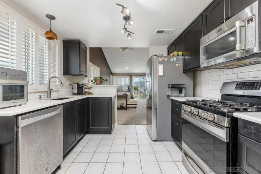 16424 Avenida Venusto #E photo 12