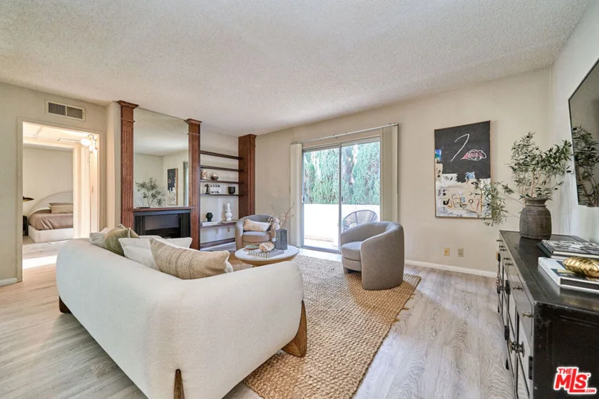 5437 Corteen Place #212 photo 33