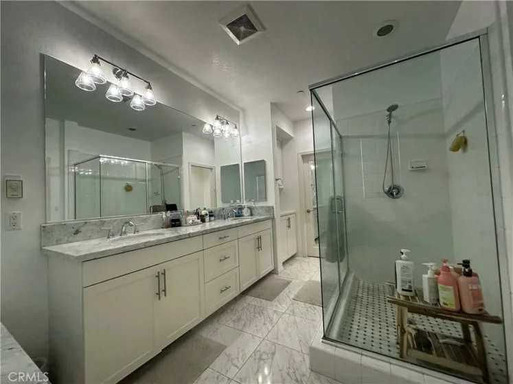 1487 Montgomery photo 22