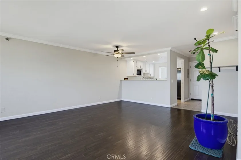 726 Elm Avenue #403 photo 7