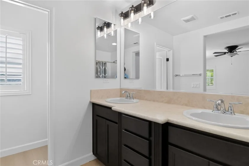 37406 Paseo Violeta photo 4