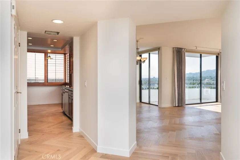 345 Pioneer Drive #905 photo 5