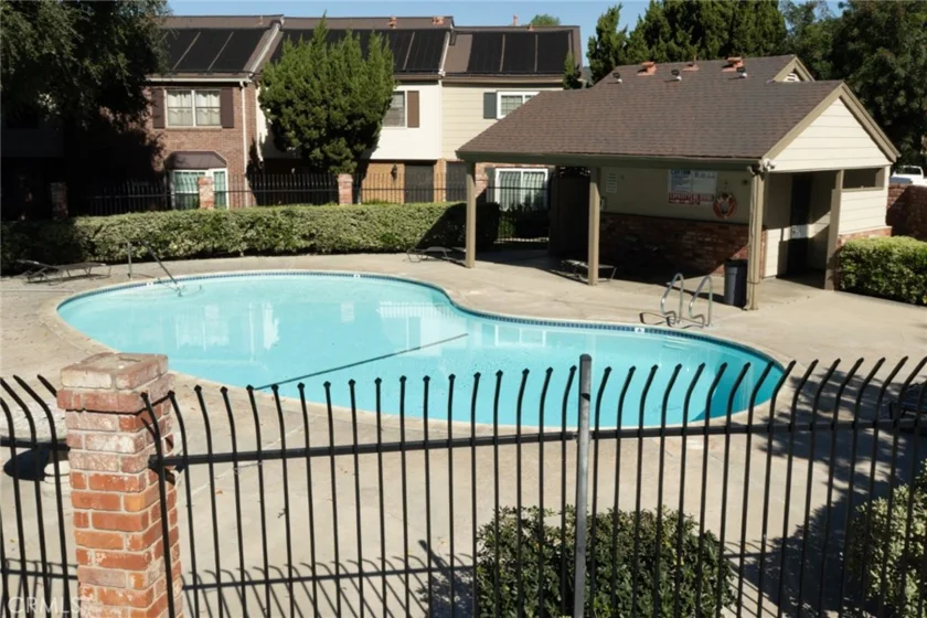 1277 N Mollison #F photo 8