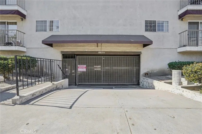 4189 Vineland Avenue #111 photo 23