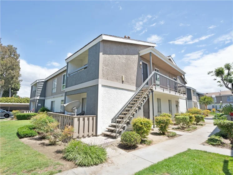 2819 S Fairview #F photo 1