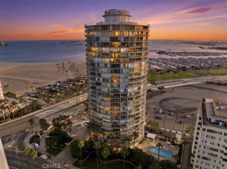 700 E Ocean #601 photo 1