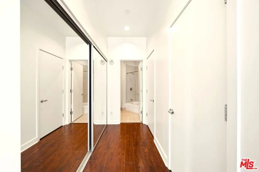3810 Wilshire Boulevard #605 photo 8