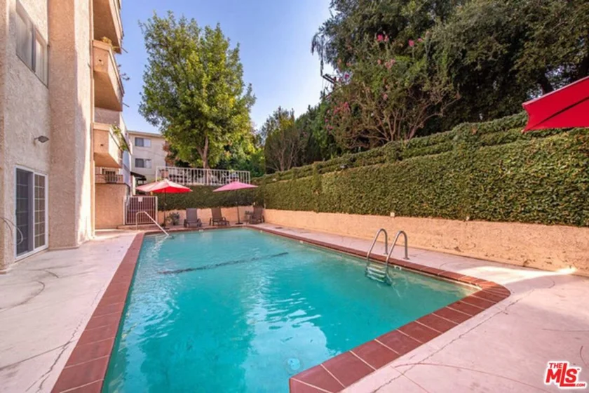5139 Balboa Boulevard #203 photo 19