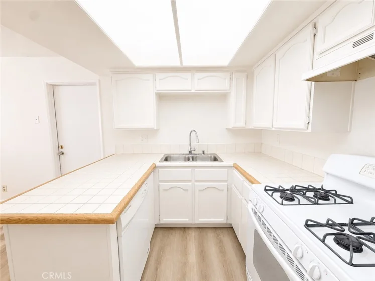 24051 Fir photo 11