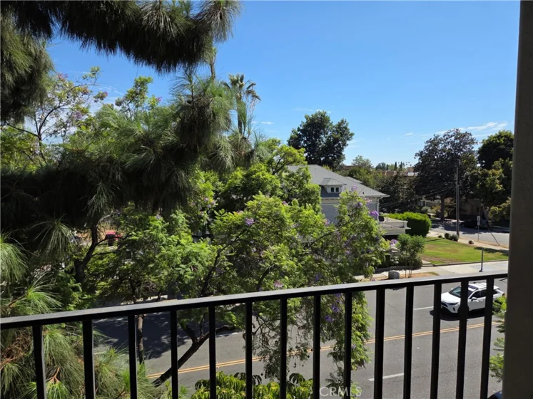601 E Del Mar Boulevard photo 9