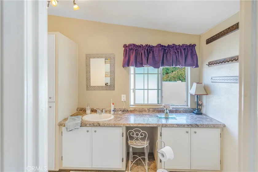 25210 Catalina photo 22