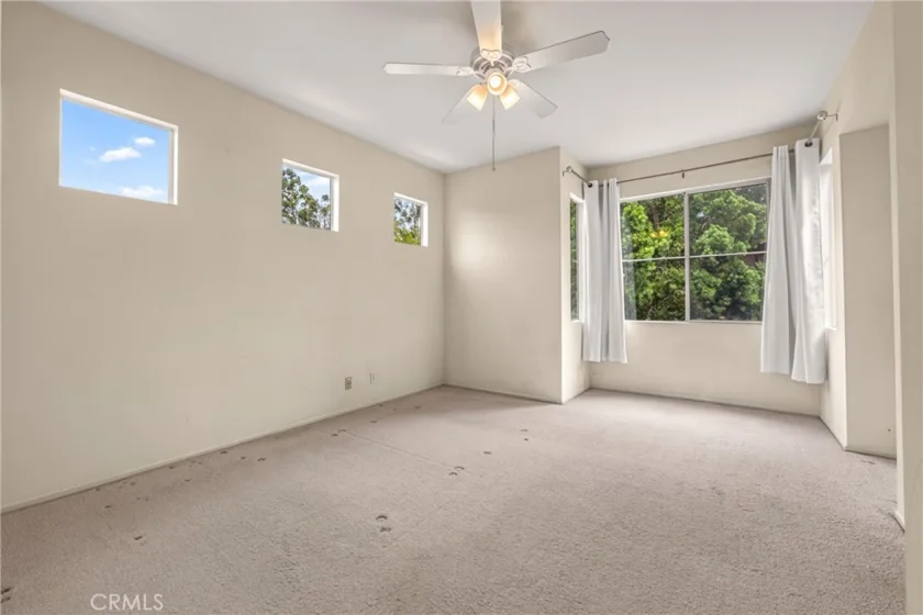 24 Mission Court photo 16
