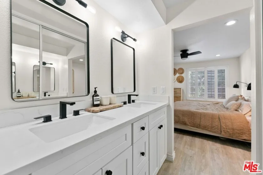 5515 Canoga Avenue #220 photo 17