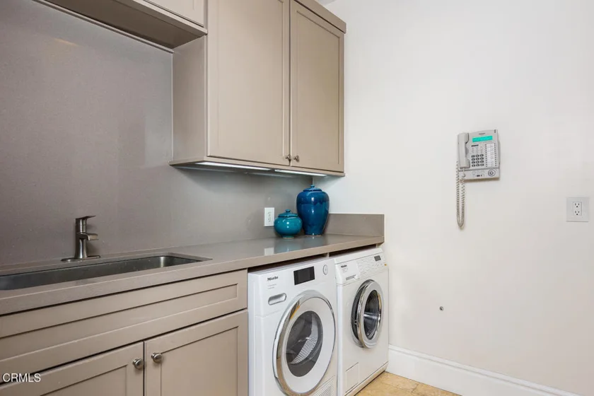 345 E Colorado Boulevard #203 photo 39