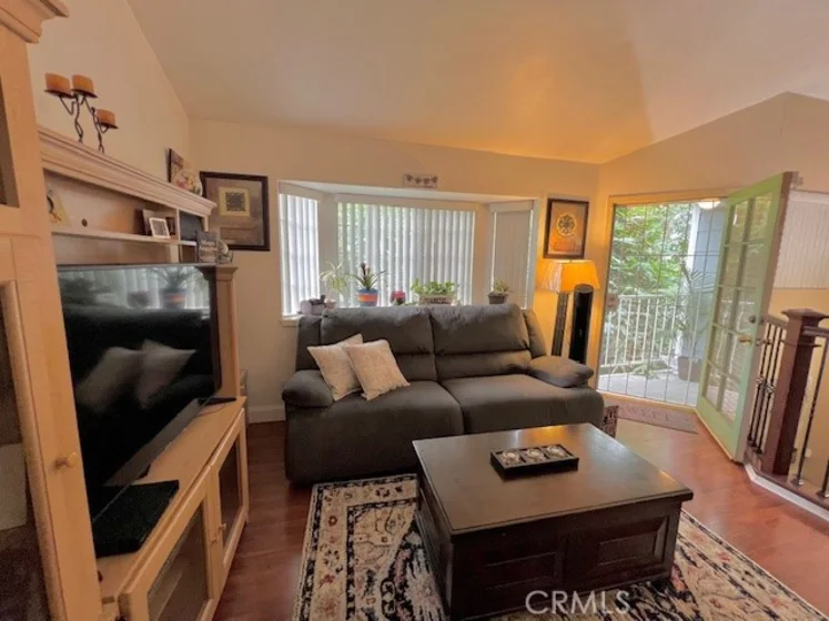 812 Inglewood photo 20