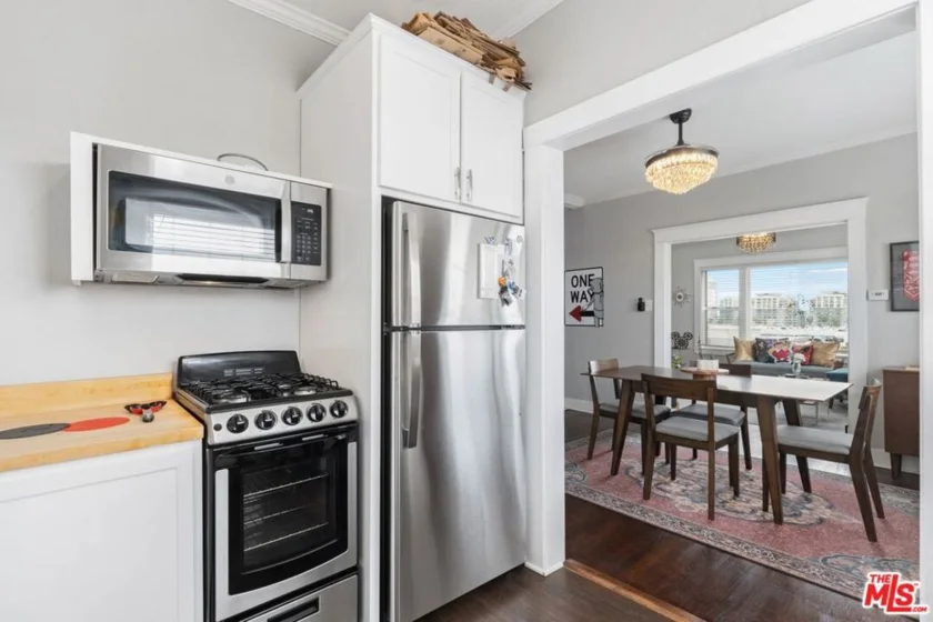 325 W 3rd Street #502 photo 19