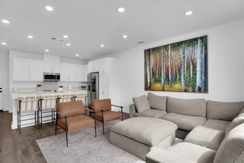 808 Mateo Street ##2 photo 3