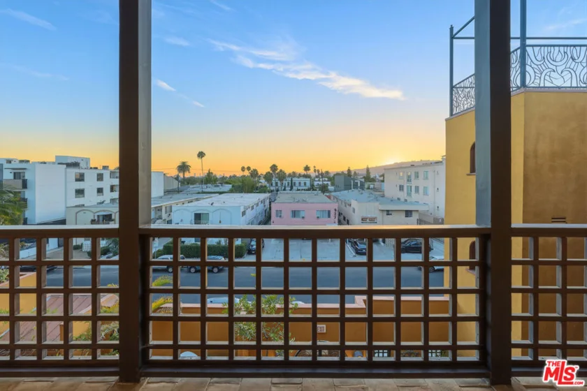 828 N Hudson Avenue #214 photo 17
