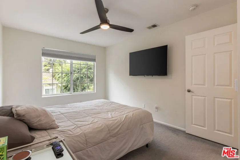 20950 Oxnard Street #10 photo 26