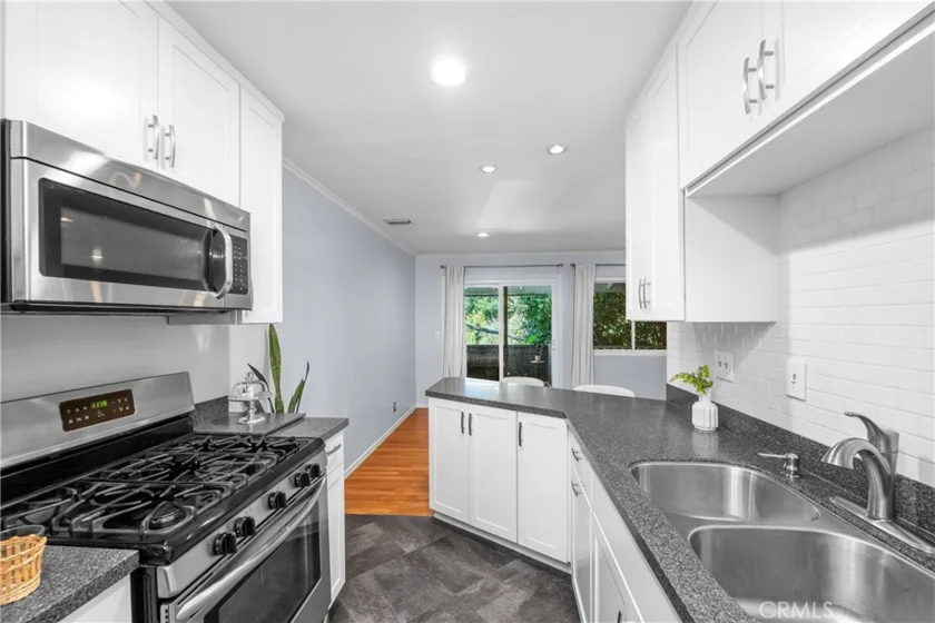 4252 Fair Avenue #22 photo 4