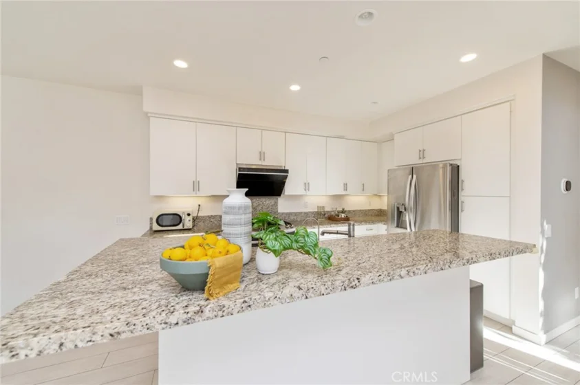 192 Finch photo 23