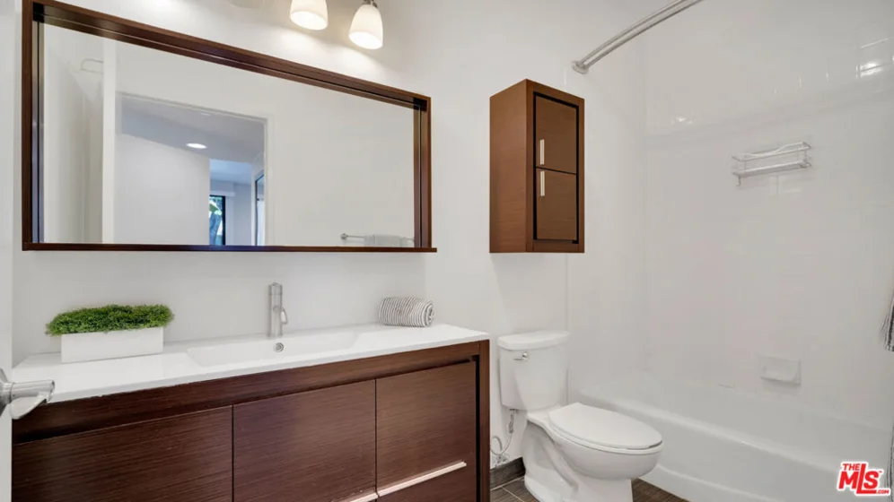 13920 Moorpark Street #106 photo 25