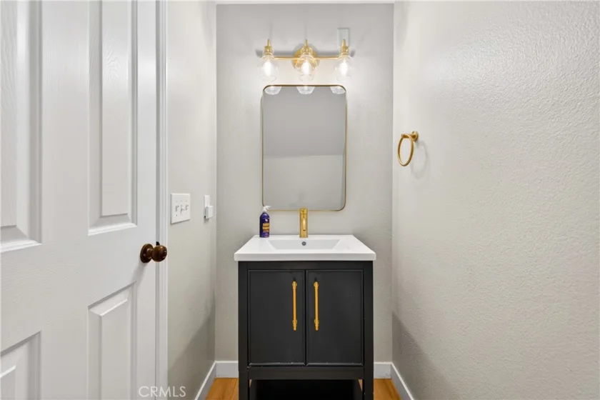 2329 Sunningdale photo 13