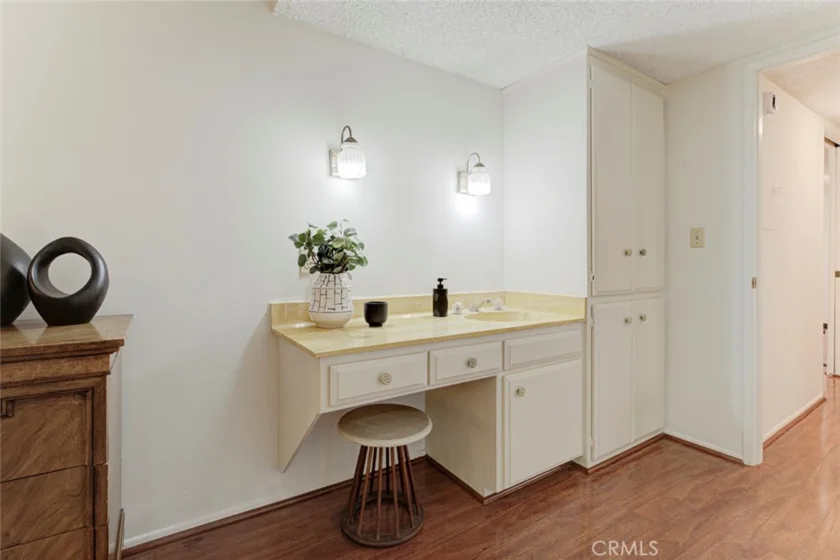 125 W Mountain Street #102 photo 51