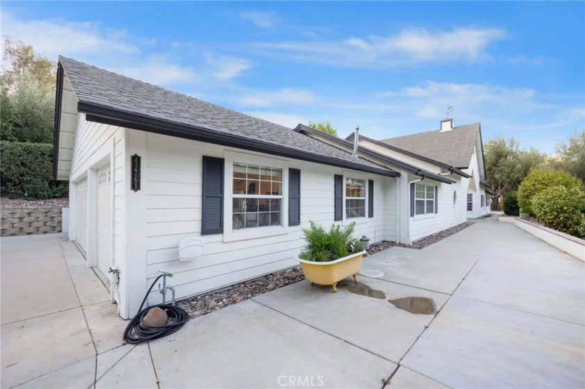 42761 Juniper photo 47