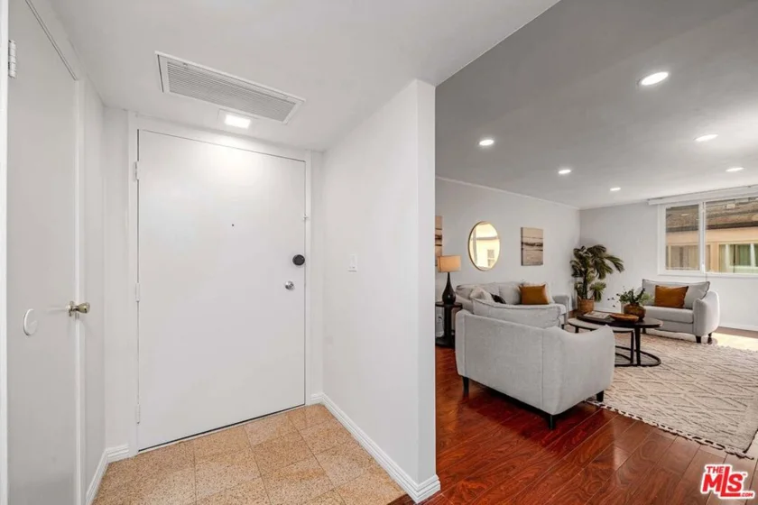 540 Kelton Avenue #105 photo 3