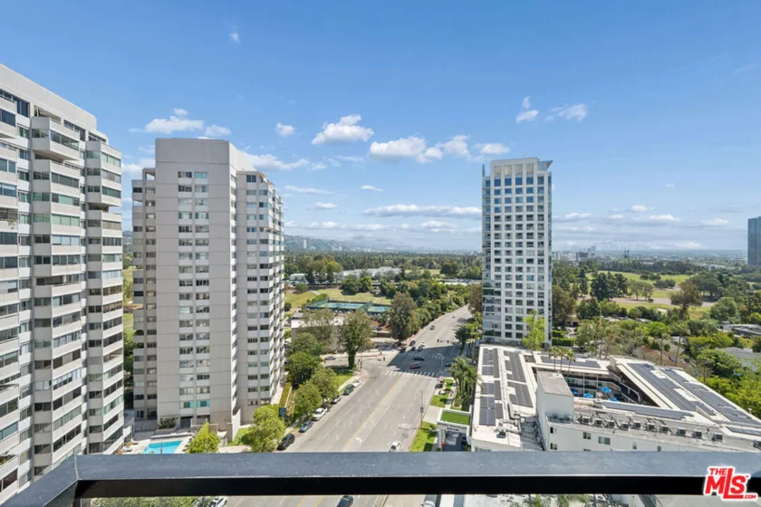10350 Wilshire Boulevard #1101 photo 1