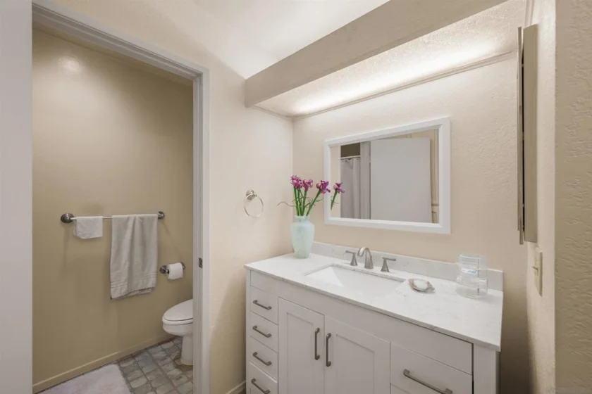 5649 Lake Park #102 photo 20