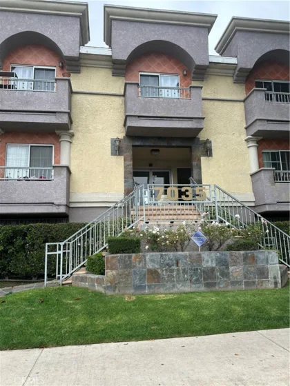7035 Woodley Avenue #210 photo 1