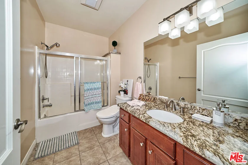 1025 Dewey Avenue #205 photo 13
