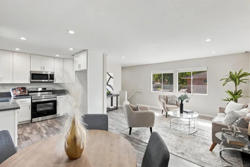 916 Amistad Court #D photo 5