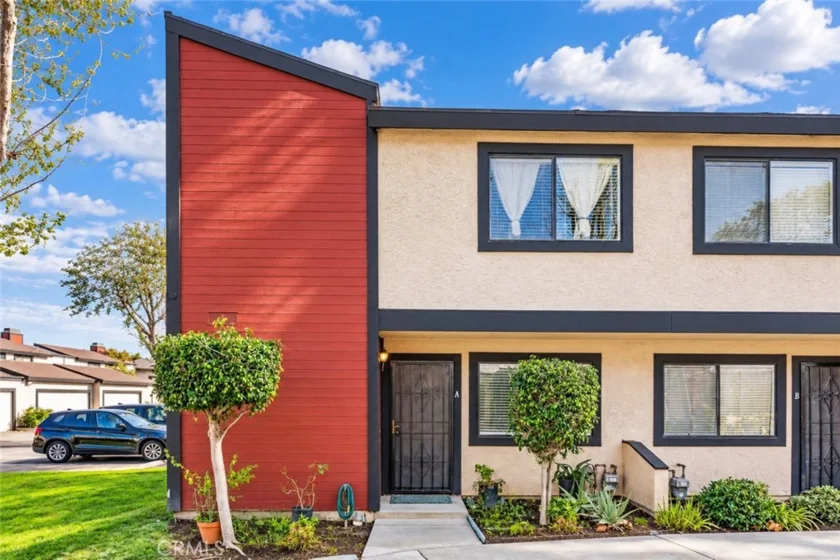 8574 Chapman #A photo 1