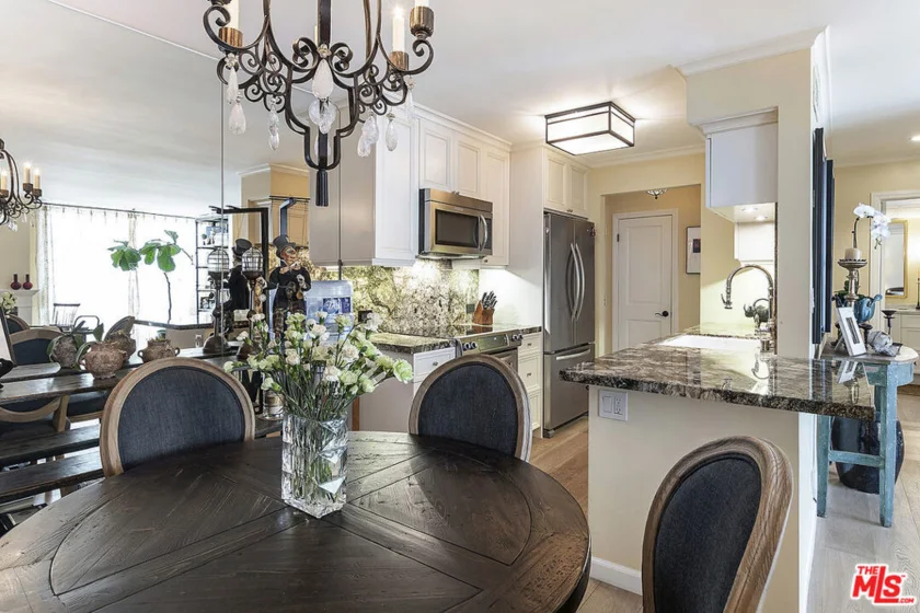 906 N Doheny Drive #510 photo 14