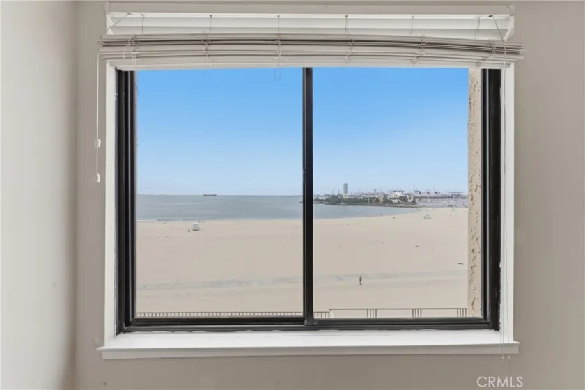 1140 E Ocean photo 36